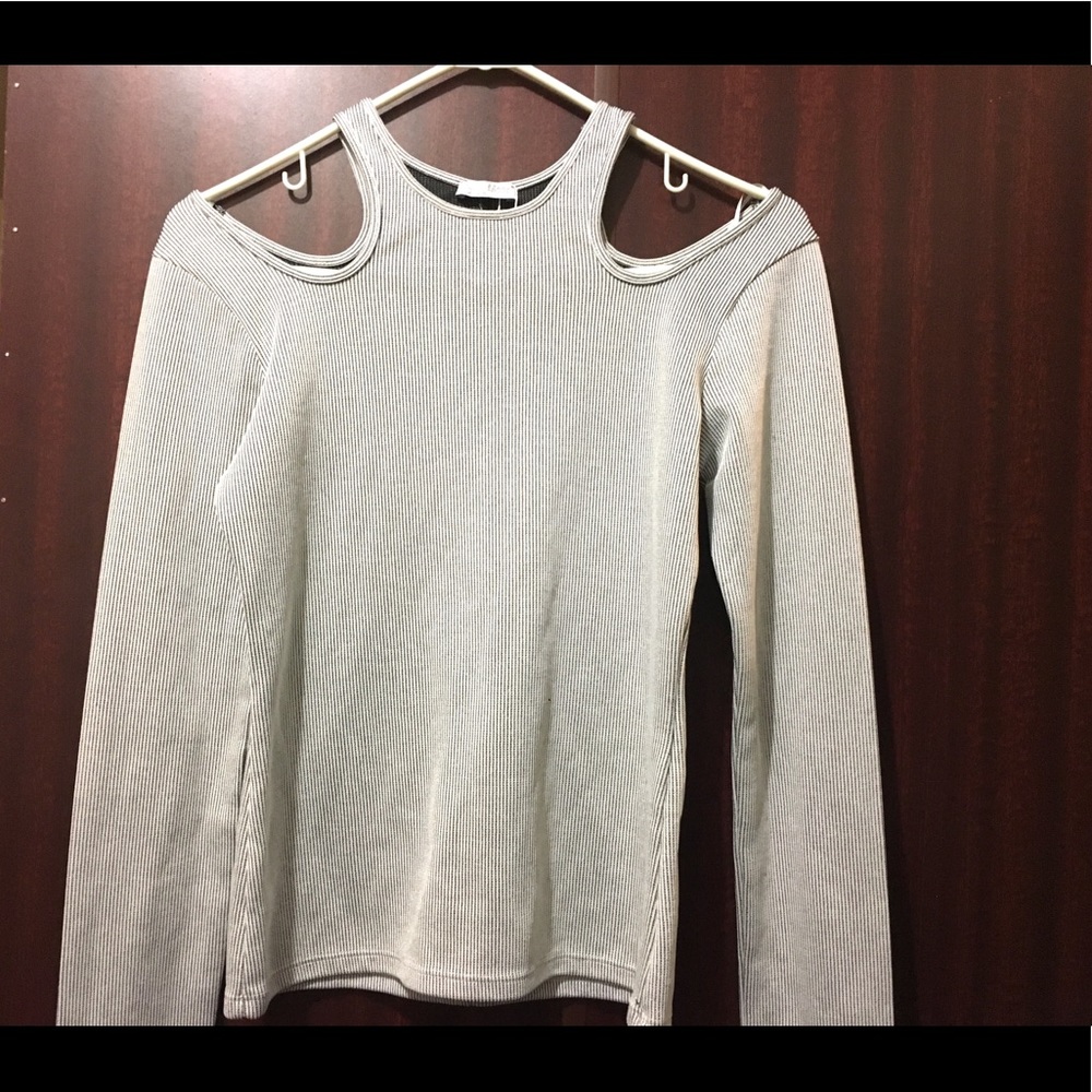 Black and white stripe cutout cold shoulder tee